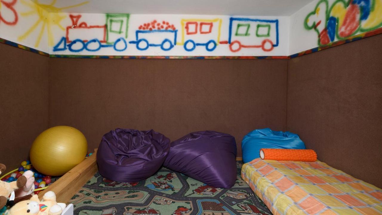 Hotel Landhaus Ausswinkl Russbach am Pass Gschutt Bagian luar foto