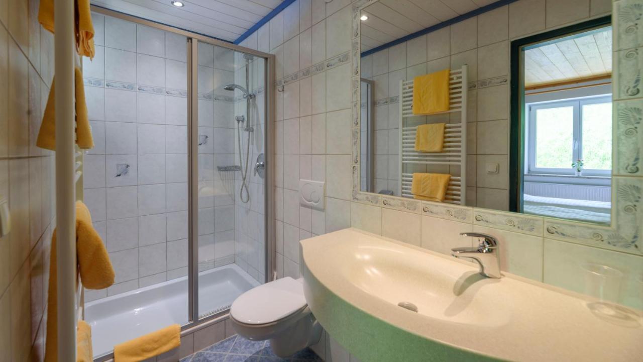 Hotel Landhaus Ausswinkl Russbach am Pass Gschutt Bagian luar foto