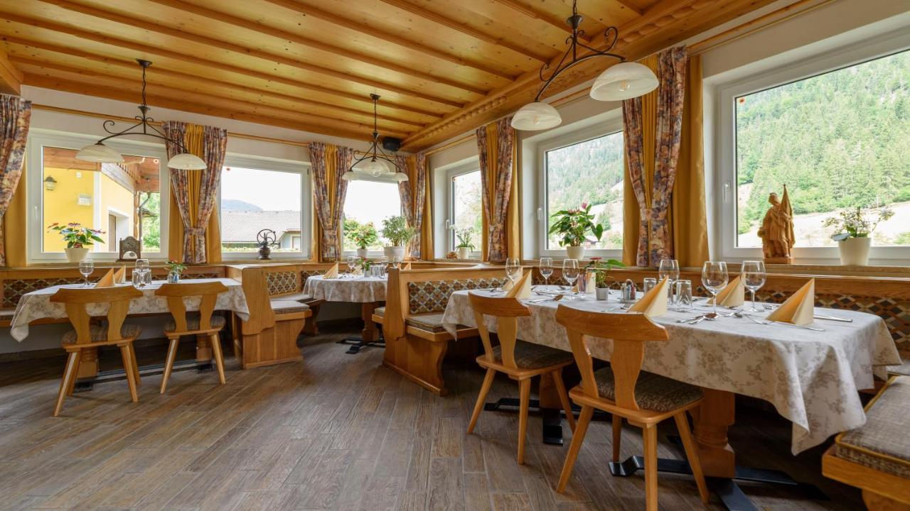 Hotel Landhaus Ausswinkl Russbach am Pass Gschutt Bagian luar foto